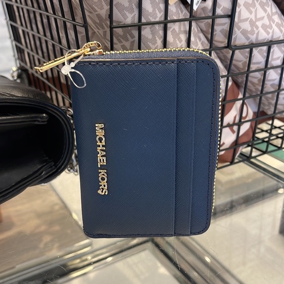 Michael Kors Jet Set Travel Medium Zip Around Card Case 
Color: Navy 
NWT - Picture 2 of 16